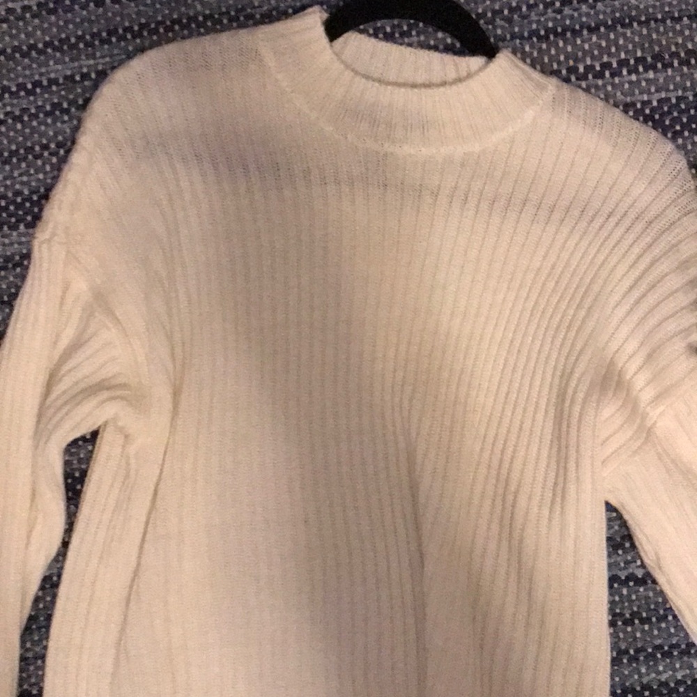White long sleeve sweater